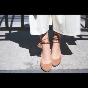 Sesame Valentine pump camel color